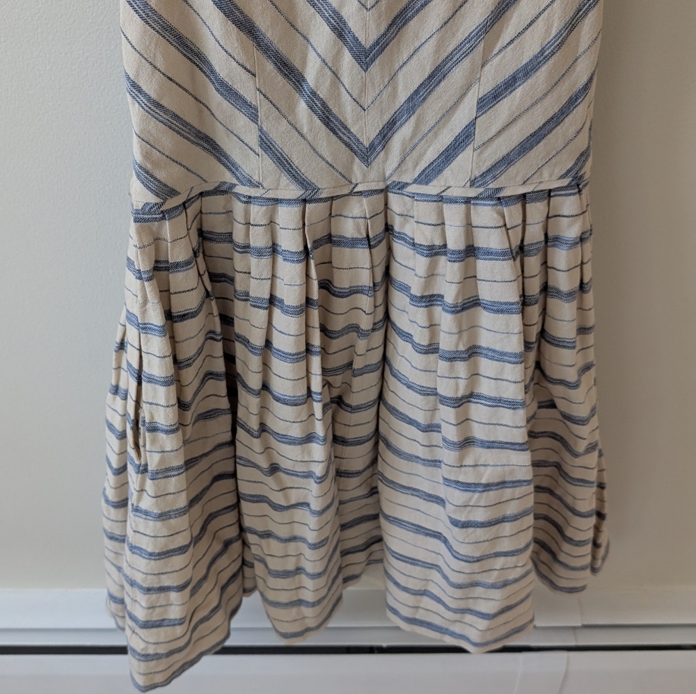J. Crew Womens sleeveless pleated A line blue striped v neck dress. Size 2 - Picture 6 of 13